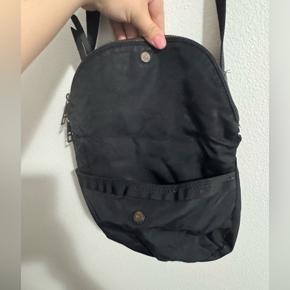 Lululemon Dance Your Asana Off Crossbody Bag - Black with Cream Interior - Picture 2 of 4